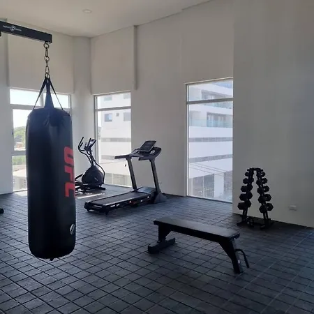 Vista Al Mar, Gym, Piscina, Playa, Piso 14 Apartamento *
